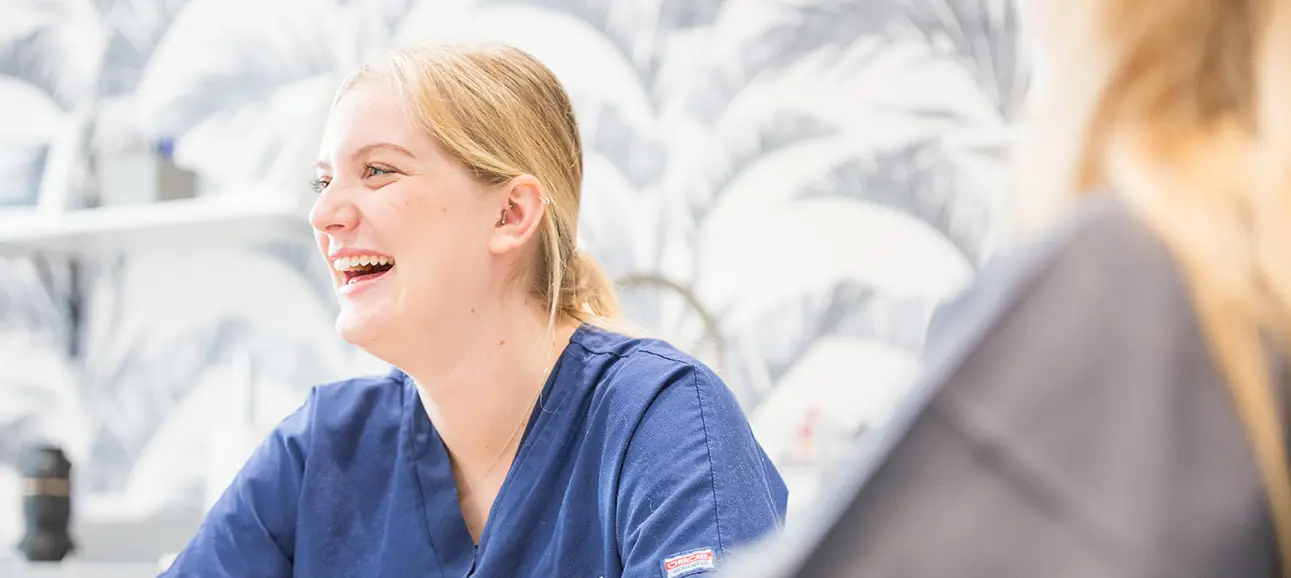 dental nursing team thumb1